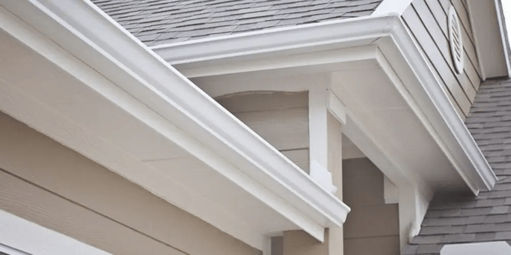 Seamless vinyl gutters
