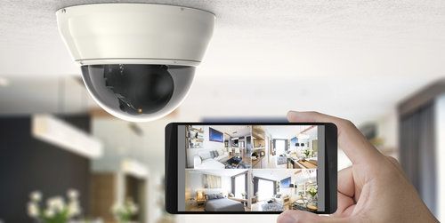 comparison guide 2 Indoor Security Cameras