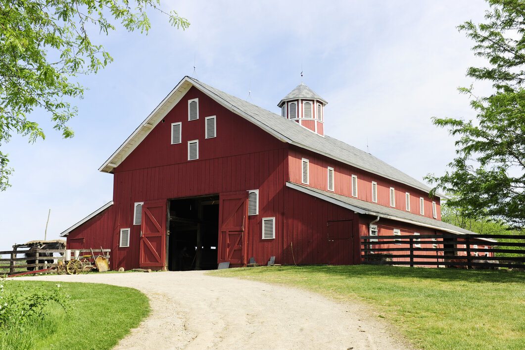 2022 Cost to Build a Barn | Barn Prices