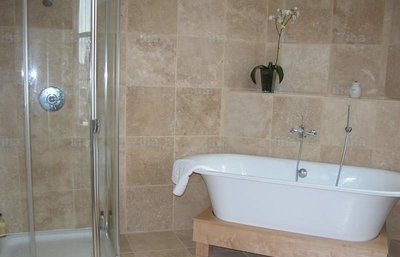 Cost to Install or Replace a Bathtub - Estimates and ...