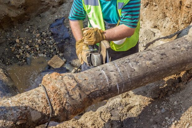 How to Tell If You Need a Water Line Repair or Replacement