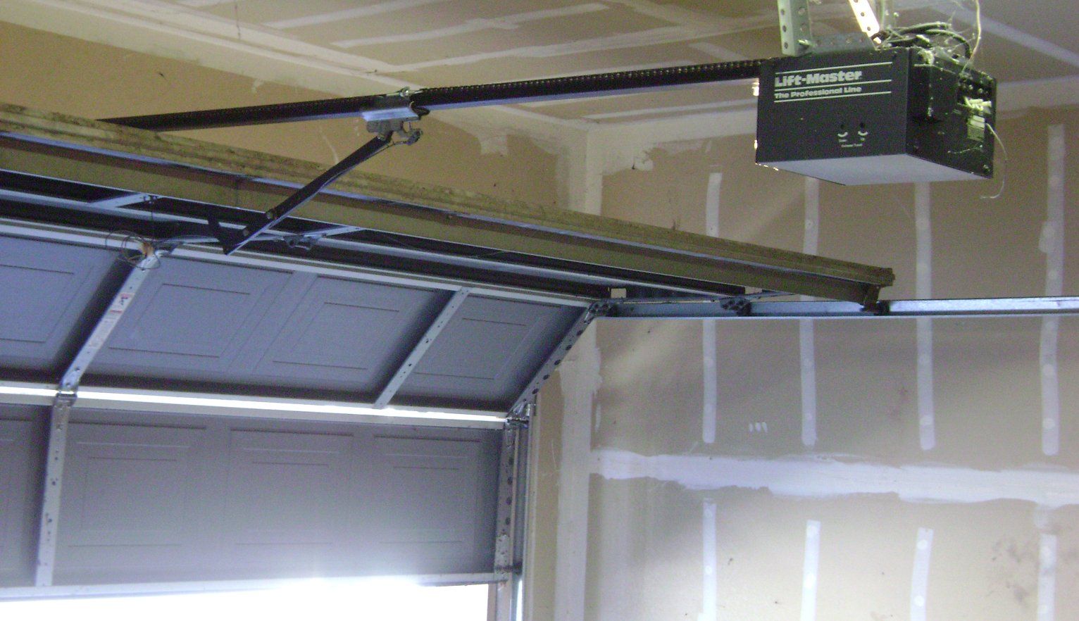 Best Overhead Garage Door Fix with Simple Design