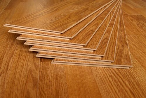 Vinyl Vs Laminate Flooring Pros Cons, Is Laminate Or Vinyl Flooring Better For Kitchens